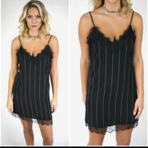 Slipdress with lace trim details and pinstripes. - Picture 3 of 6